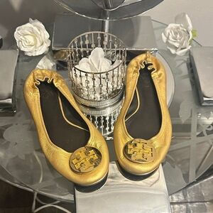 Tory Burke, valet shoes